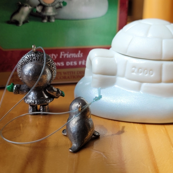 Hallmark Keepsake Ornament Frosty Friends - Picture 6 of 7